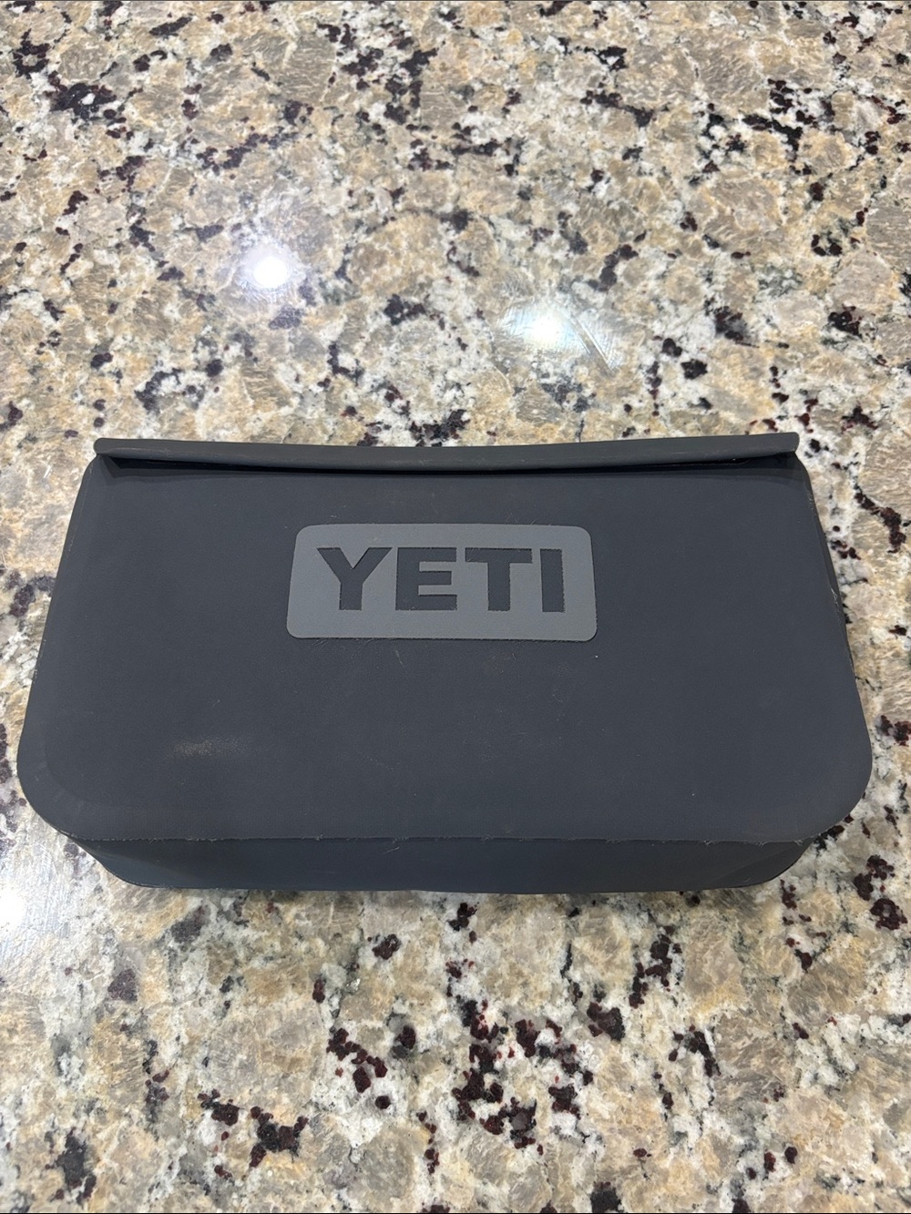 YETI 3L sidekick waterproof pouch in charcoal grey - Picture 3 of 10